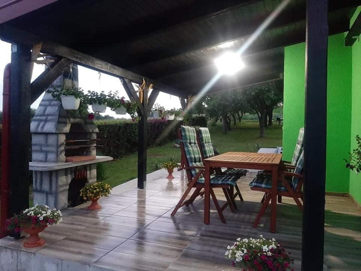 Villa Ruralna Kuca Za Odmor Viktorija à Caglin Extérieur photo